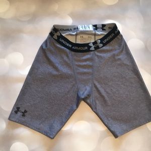 Under Armour Heat Gear Compression Shorts - Size L
